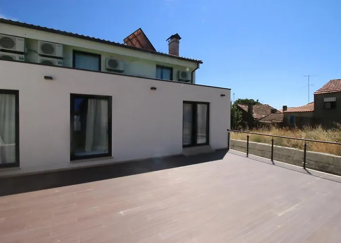 Afonsos House & Farmház *